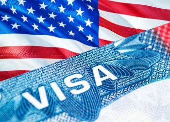 राज्यों की यात्रा की योजना बना रहे हैं? अमेरिकी वीजा अपॉइंटमेंट का इंतजार