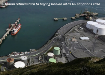 Indian refiners turn to buying Iranian oil as US sanctions ease | अमेरिकी प्रतिबंधों में ढील दिए जाने के बाद भारतीय रिफाइनर ईरानी तेल खरीदने की ओर रुख कर रहे हैं: रिपोर्ट